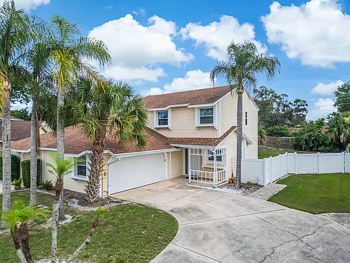 1025 Wentworth Ct Photo 1
