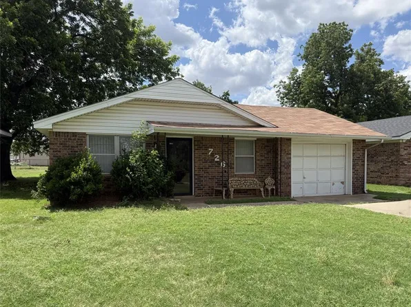 726 S 2nd St, Chickasha, OK 73018