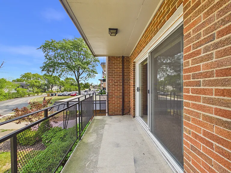 2210 S Goebbert Rd #226 — Photo 24