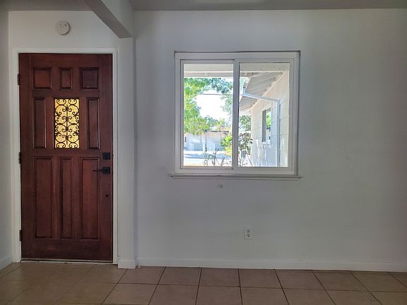 3rd image of 5020 Hemlock St