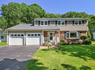 57 Towhee Ln, Glastonbury, CT 06033