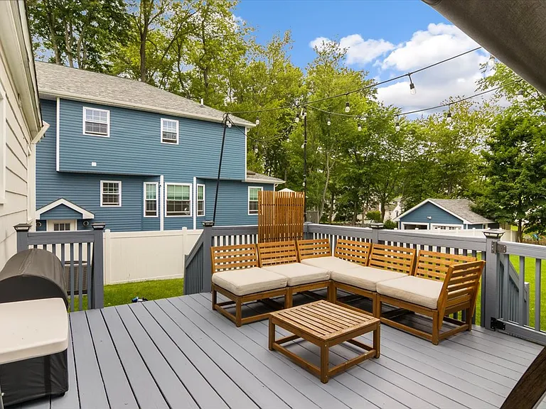 36 Amelia Ave — Photo 20