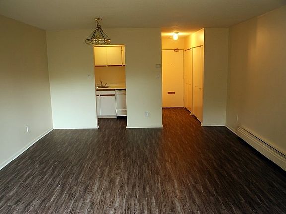 2nd image of 3300 Oak St #1554898