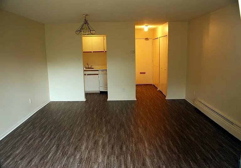 3300 Oak St — Photo 2