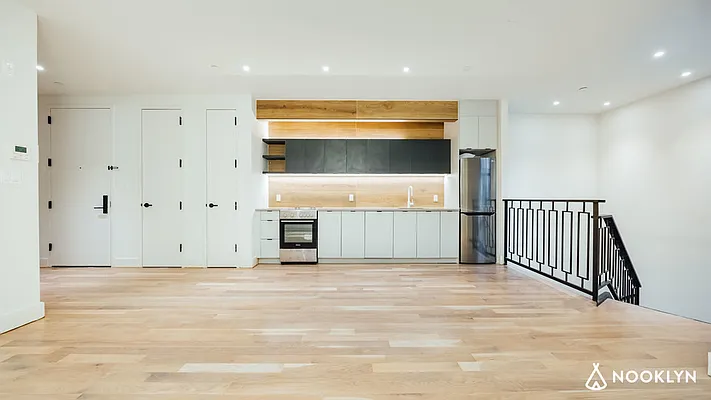 Rented by Nooklyn NYC LLC | media 43