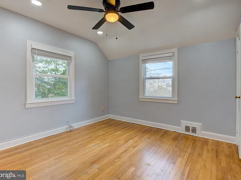 6916 New Hampshire Ave — Photo 33