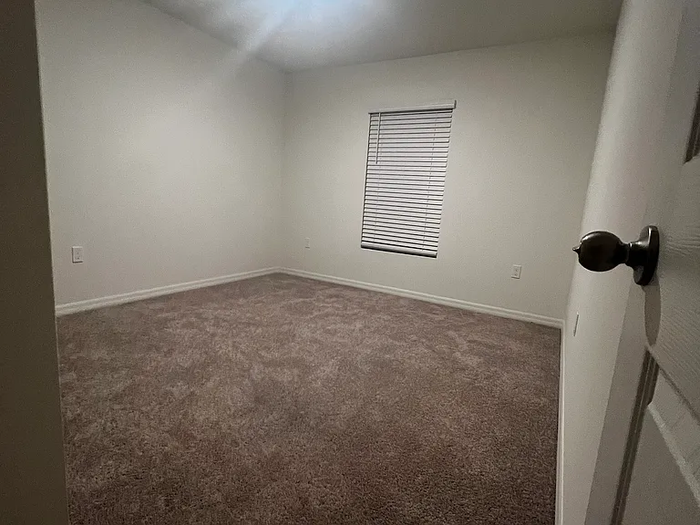 2232 SE Maslan Ave — Photo 3