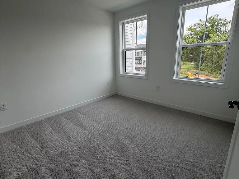 111 Brianna Ct #6 — Photo 38