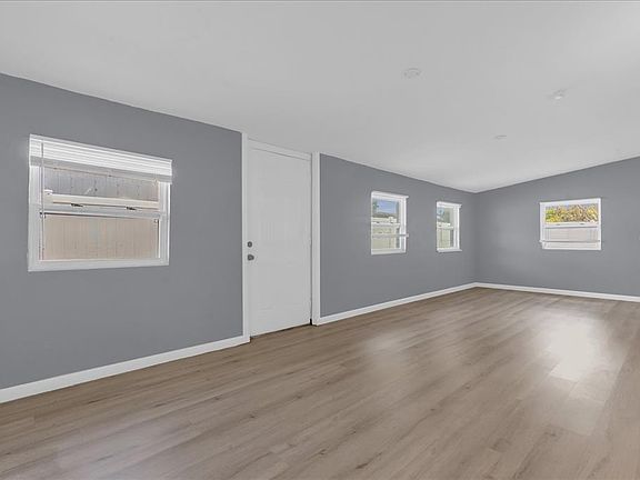 3rd image of 303 Dillon St