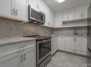 1402 Piikoi, Honolulu, HI 96822