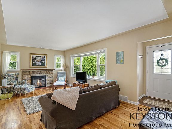 2nd image of 3106 Kensboro Ave NE