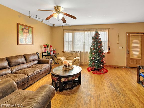 4th image of 2053 N Nordica Ave