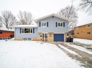 3032 Knoll Ln NW, Rochester, MN 55901