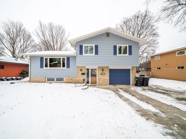 3032 Knoll Ln NW, Rochester, MN 55901