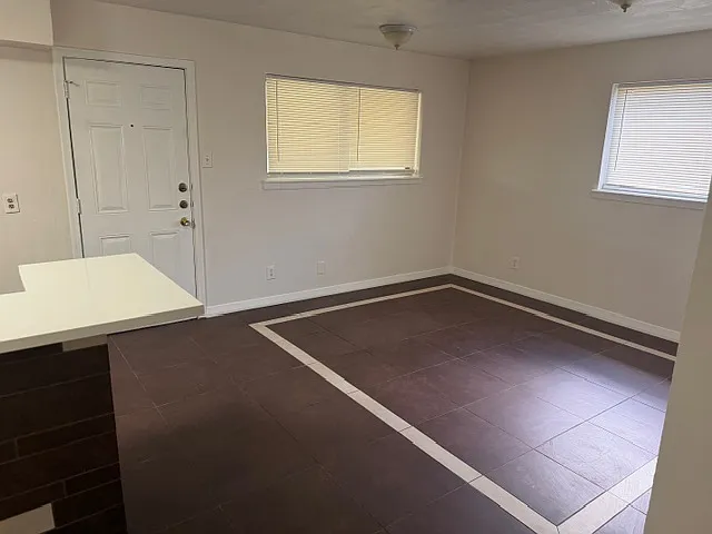 1303 Cypress Dr — Photo 5