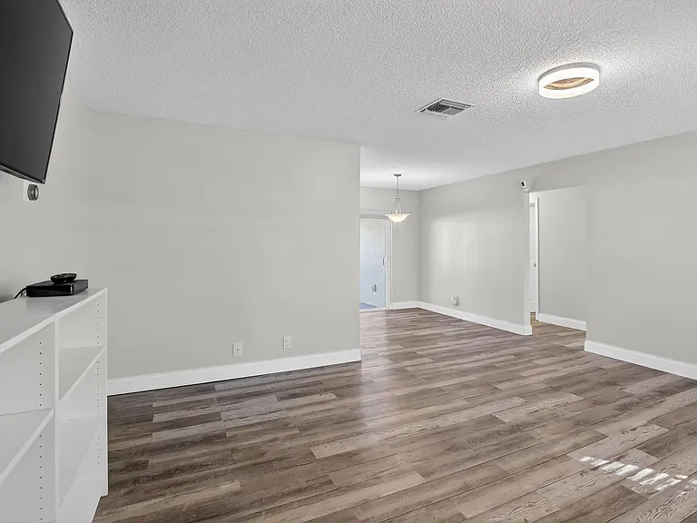 8845 NW 14th St — Photo 7