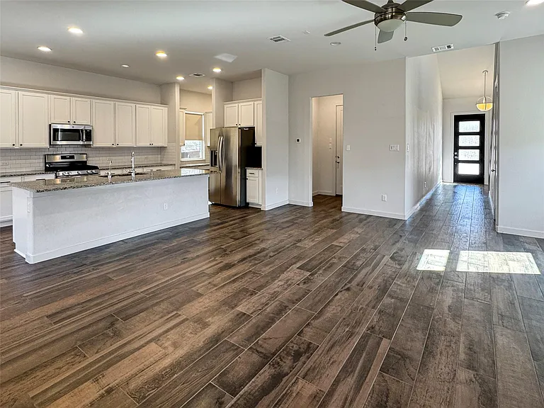 1245 Westborough Ln — Photo 5