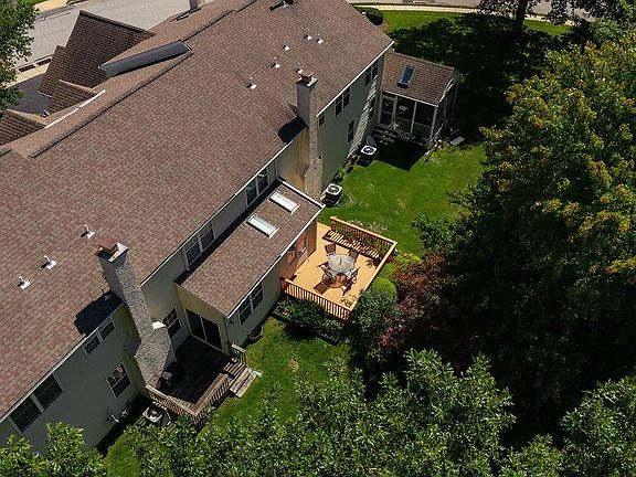 3rd image of 253 Avonwood Rd
