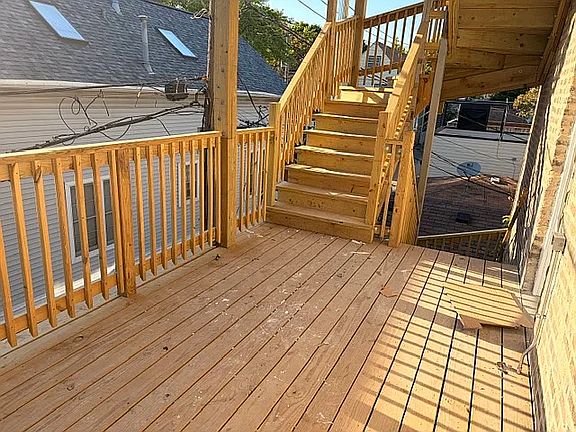 5th image of 1860 N Hoyne Ave #3W