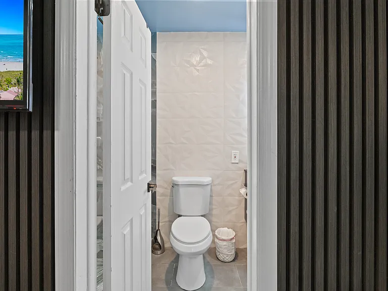 2820 SW 4th St — Photo 45