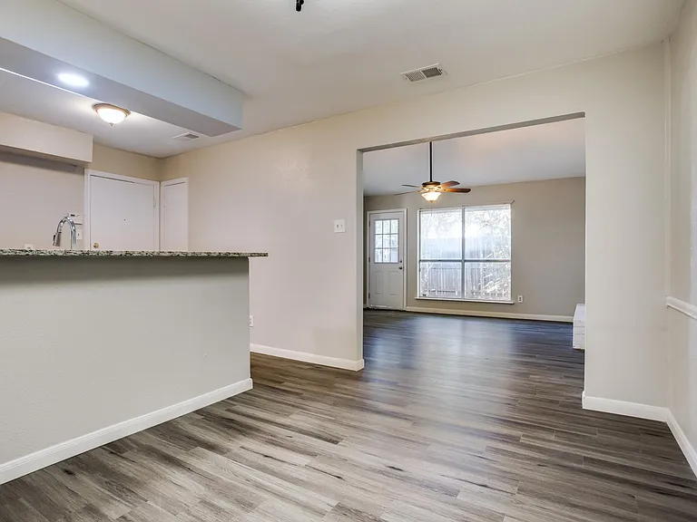 5102 Lakeridge Ct — Photo 13