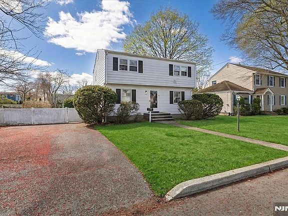 3rd image of 705 Wilson Ct