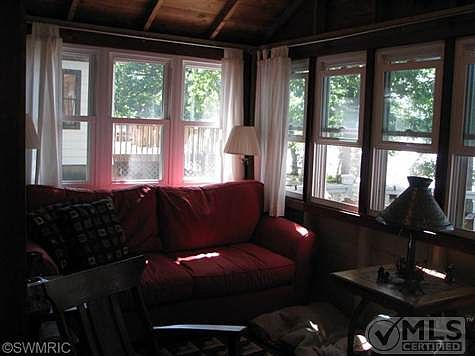 3rd image of 10619 Lake Dr #6