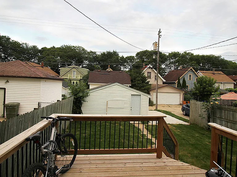 2970 S Clement Ave — Photo 11