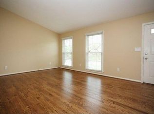 6004 Stone Bluff Rd, Louisville, KY 40291