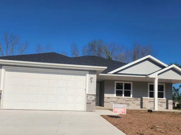 30 Ash Grove Pl, Kaukauna, WI 54130
