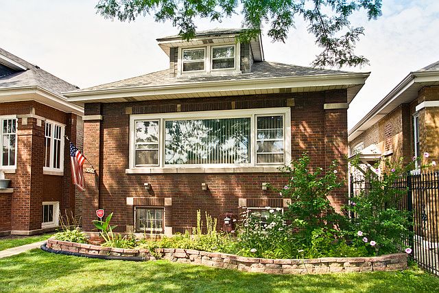 1st image of 3042 N Kilbourn Ave