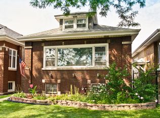 3042 N Kilbourn Ave, Chicago, IL 60641