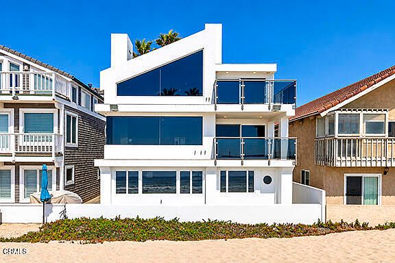 2nd image of 3405 Ocean Dr