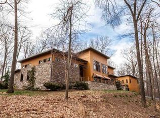 1064 Windsor Rd, Red Lion, PA 17356