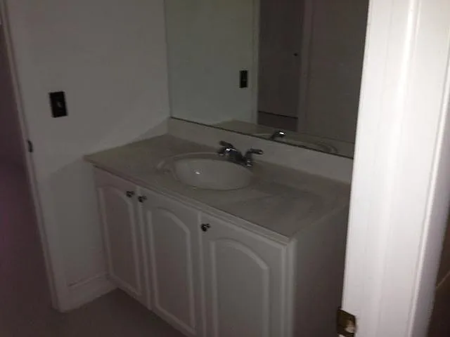 2577 NE 182nd St — Photo 3