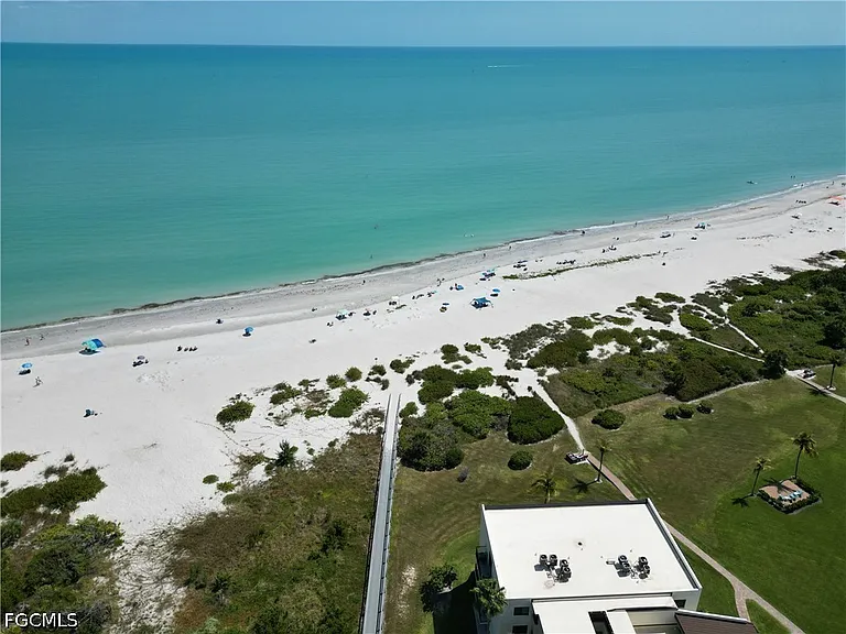 780 Beach Rd — Photo 23