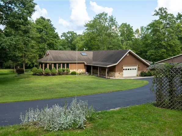 210 Willyoung Xing, Franklin, PA 16323