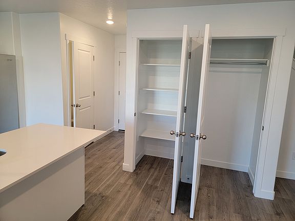 5th image of 294 N Tack Ln