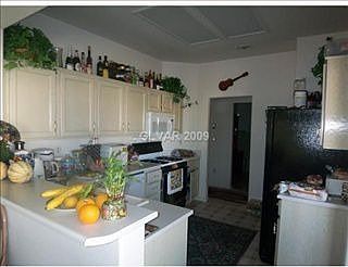 3rd image of 2824 Hanging Rock Dr