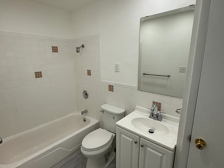 2621 Roseland Ter — Photo 8