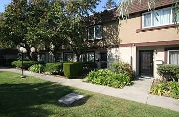 5th image of 3180 Fernside Sq