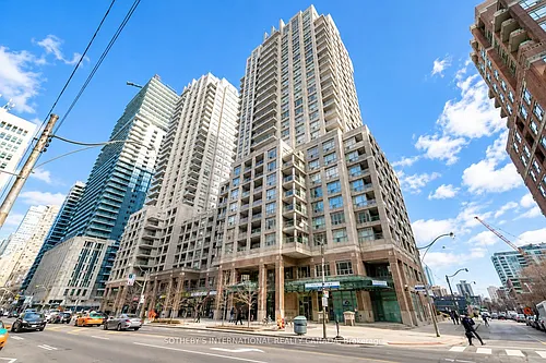909 Bay St Photo 1