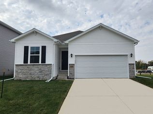 5618 152nd St, Urbandale, IA 50323