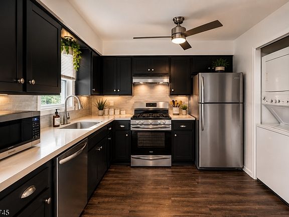 4th image of 450-452 Edmund Ave #8