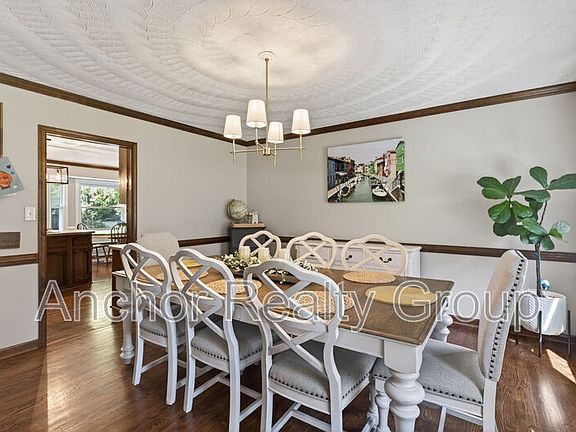 2nd image of 1001 Santa Clara Ct