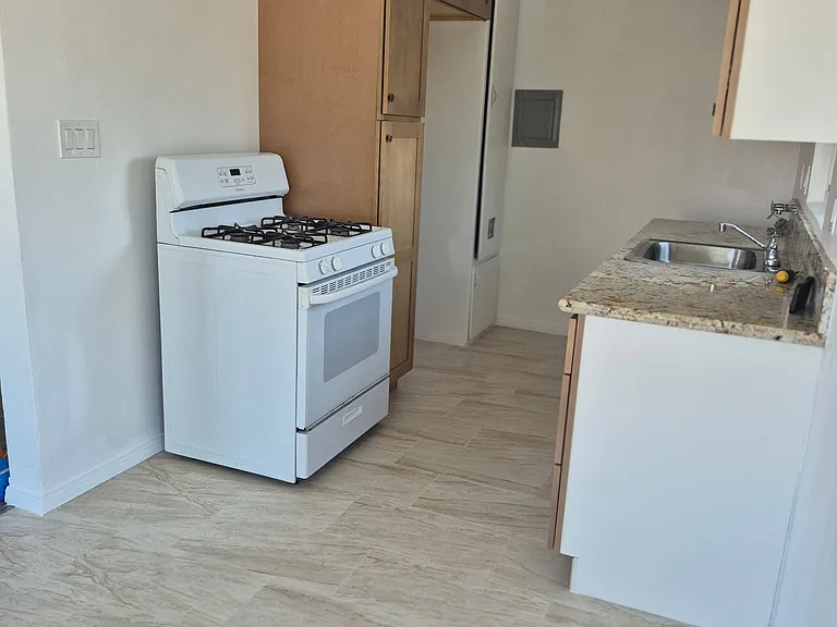 346 W Palm St #D — Photo 2