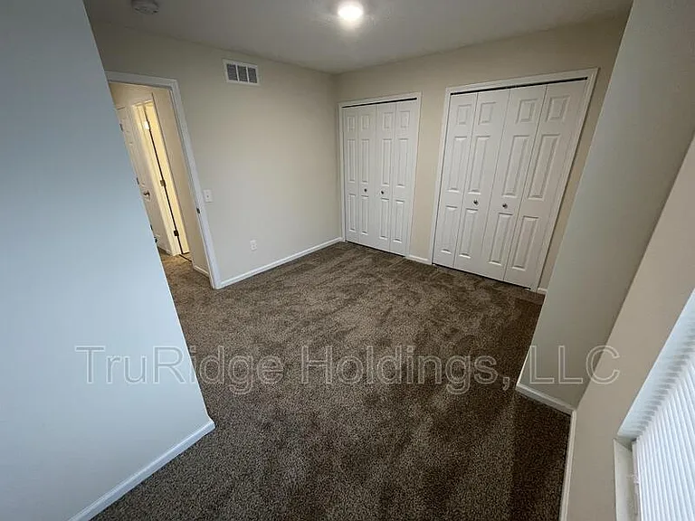 4757 Ledgewood Dr #5C — Photo 8