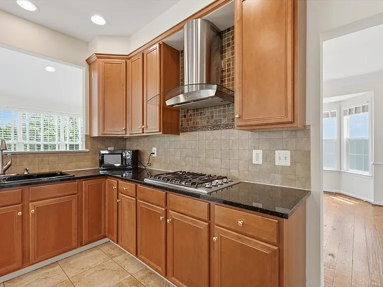 20242 Hidden Creek Ct — Photo 15