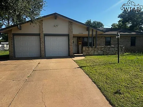 1902 Eden Ln Photo 1