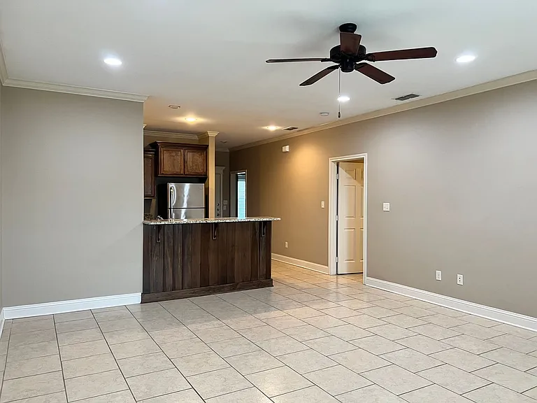 9100 Shadow Oak Dr — Photo 9